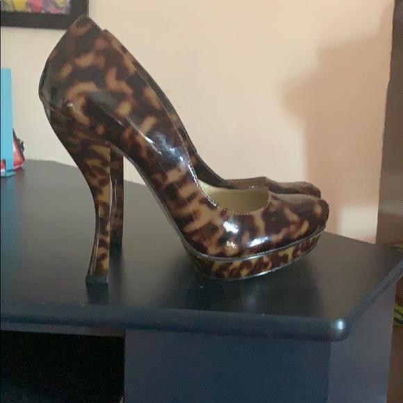 Nice Jaguar Color Heels - Picture 3 of 3